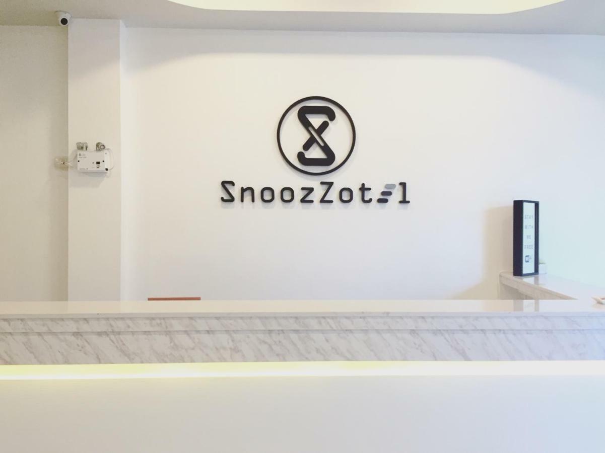 Snoozzotel Pattaya Exterior photo