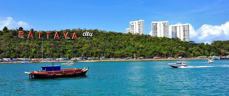 Snoozzotel Pattaya Exterior photo